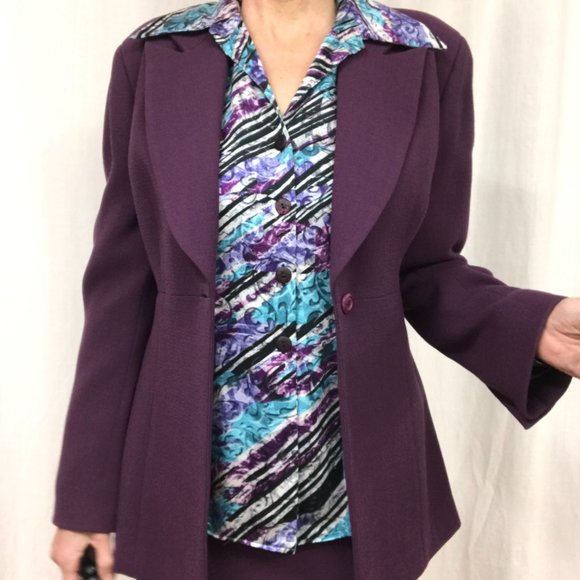 Business MultiPiece Suit - Picture 1 of 9